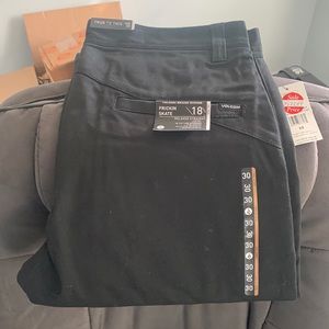 Black Volcom pants